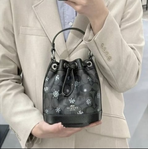 Coach Dempsey Drawstring Bucket Bag 15 In Signature Canvas With Snowflake Print - Picture 2 of 2